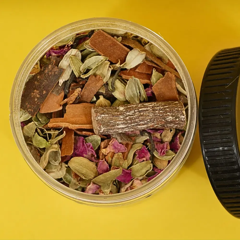 alzareen-rose-kehwa-yellow-background-srinagar.webp.webp